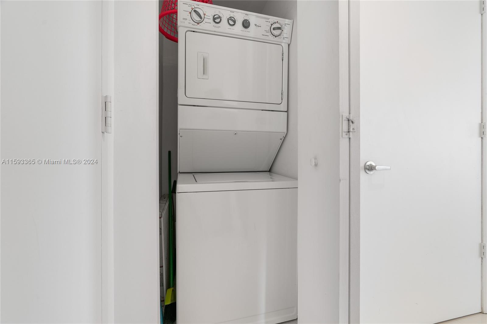 495 Brickell Ave # 4802