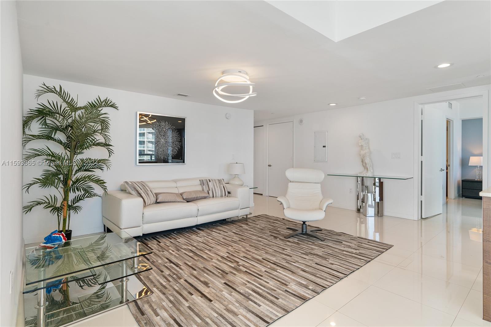 495 Brickell Ave # 4802