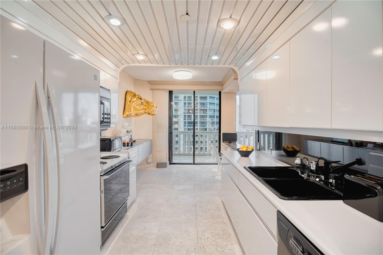 3000 Island Blvd # 1405