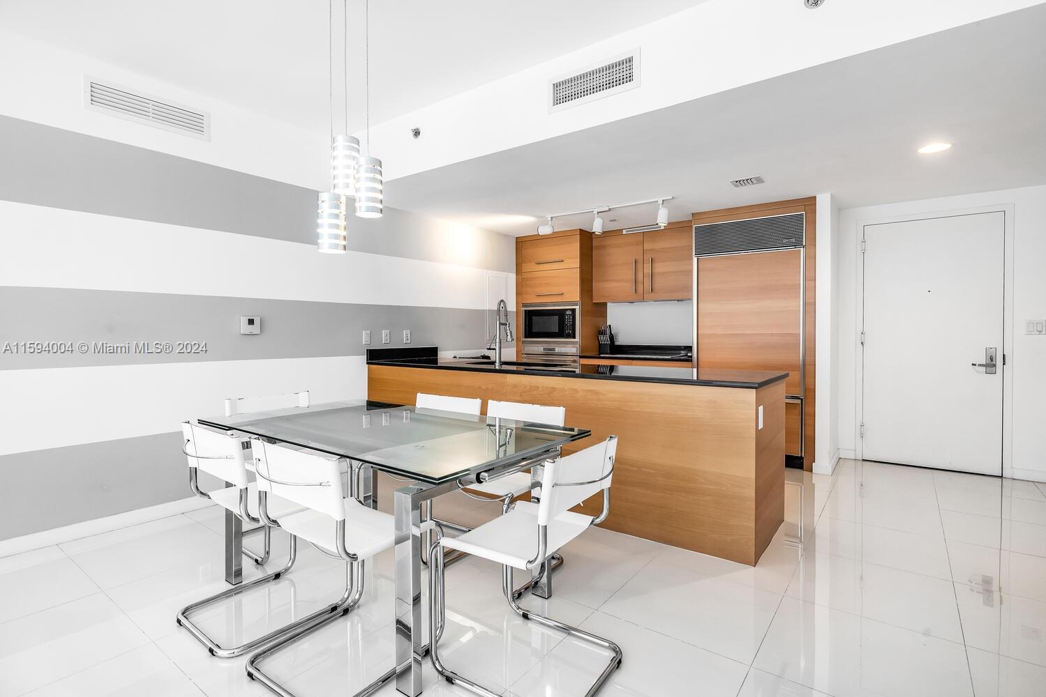 475 Brickell Ave # 2409