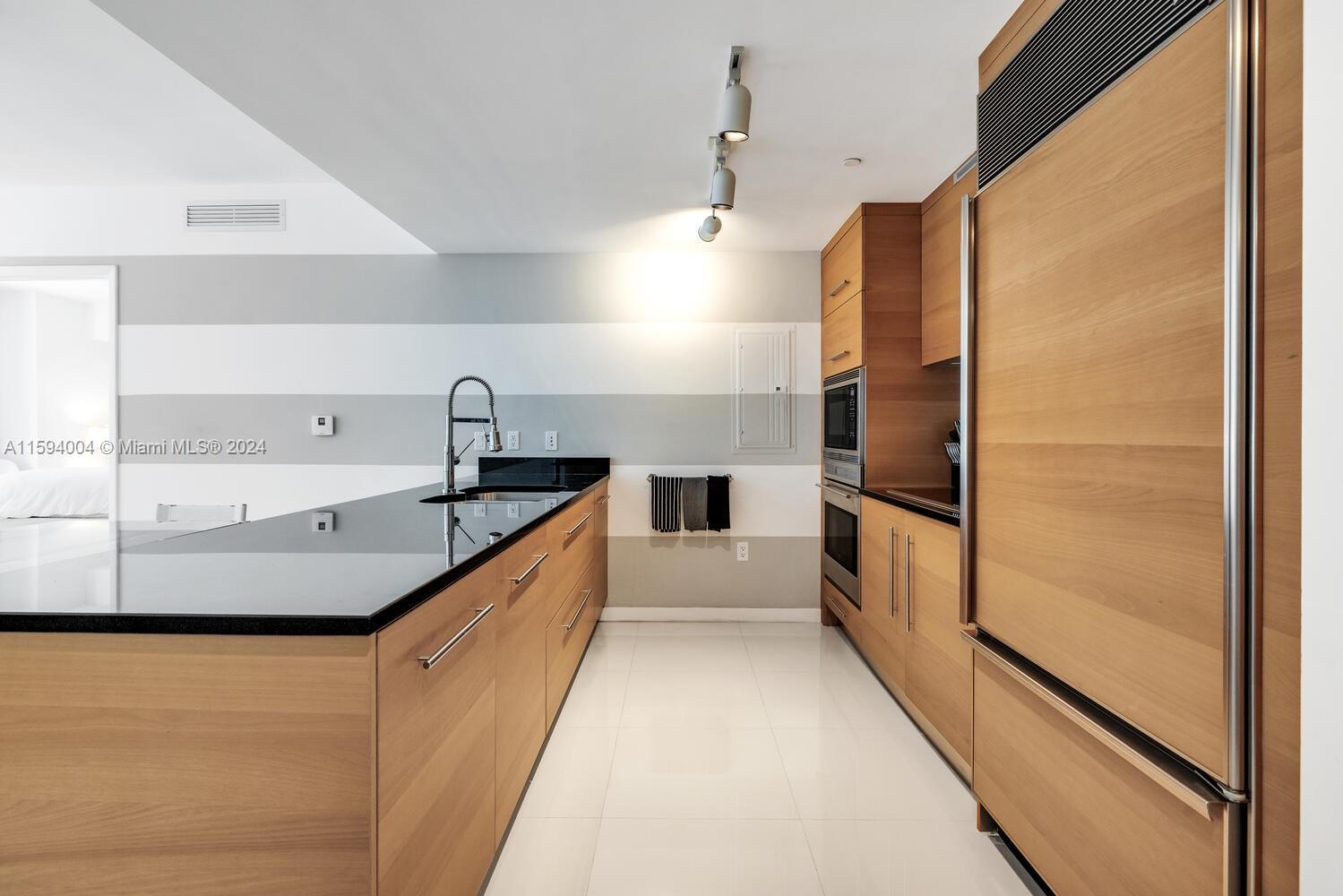 475 Brickell Ave # 2409