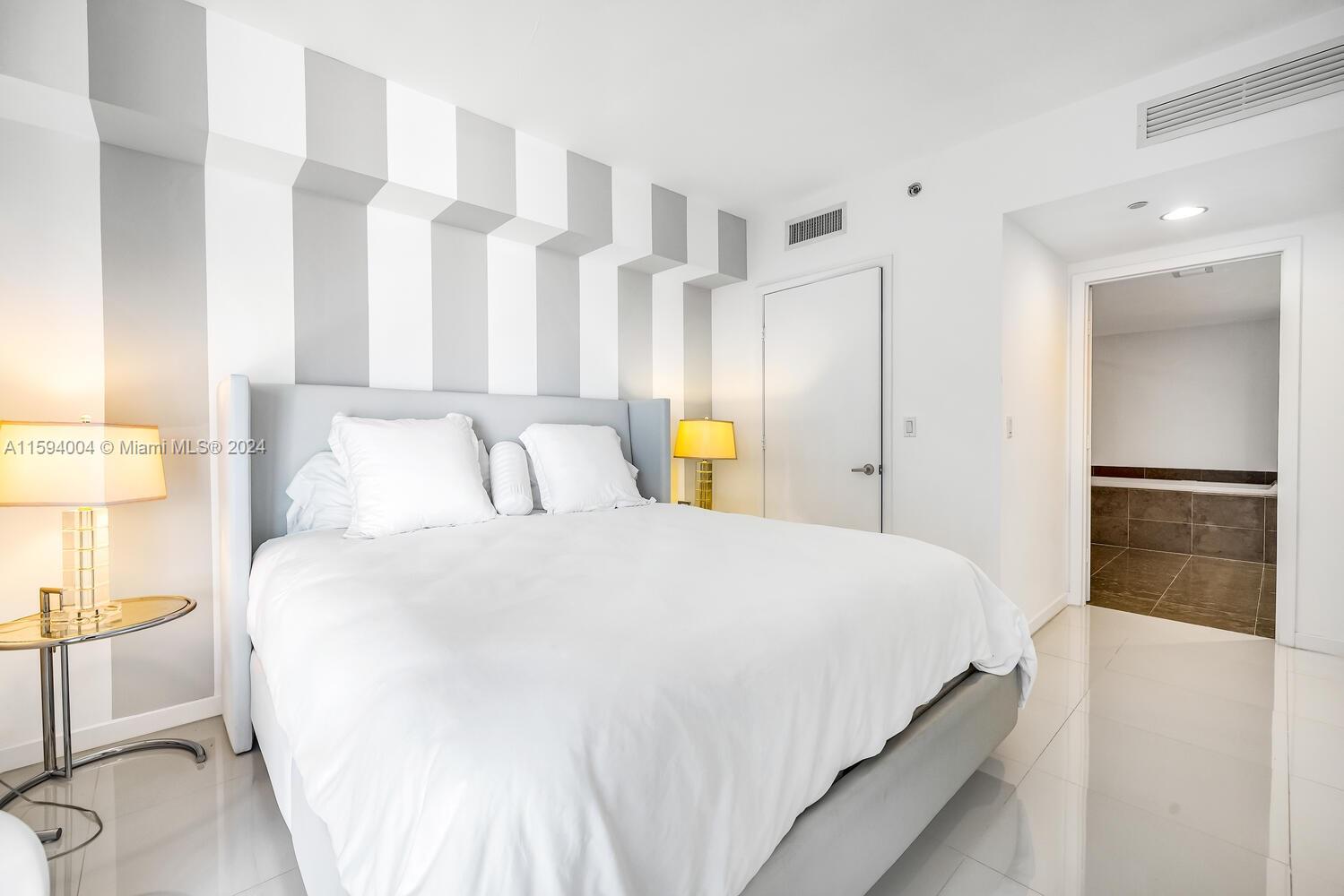 475 Brickell Ave # 2409