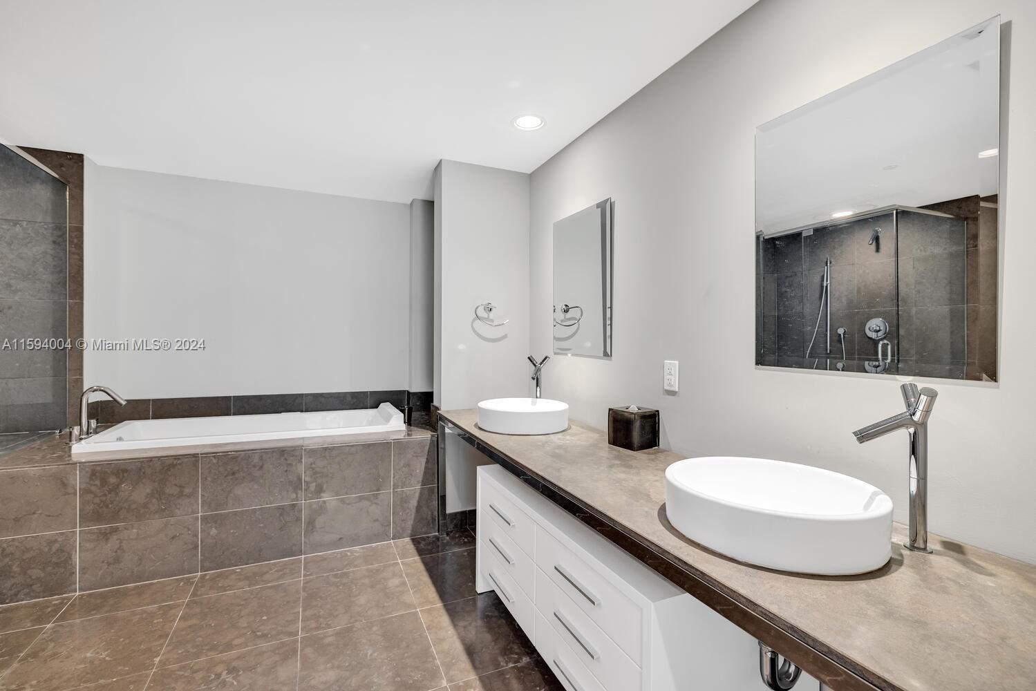 475 Brickell Ave # 2409