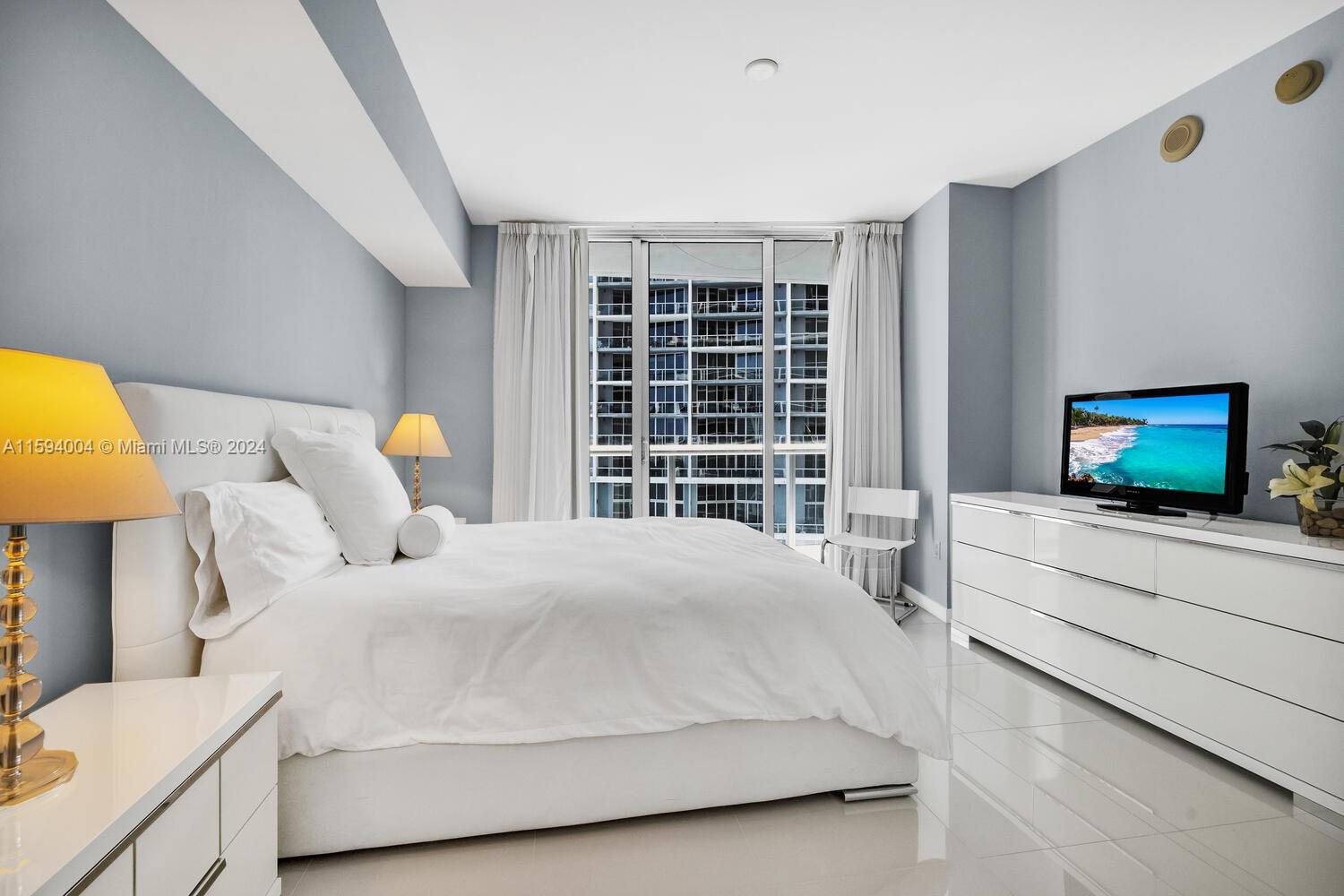 475 Brickell Ave # 2409