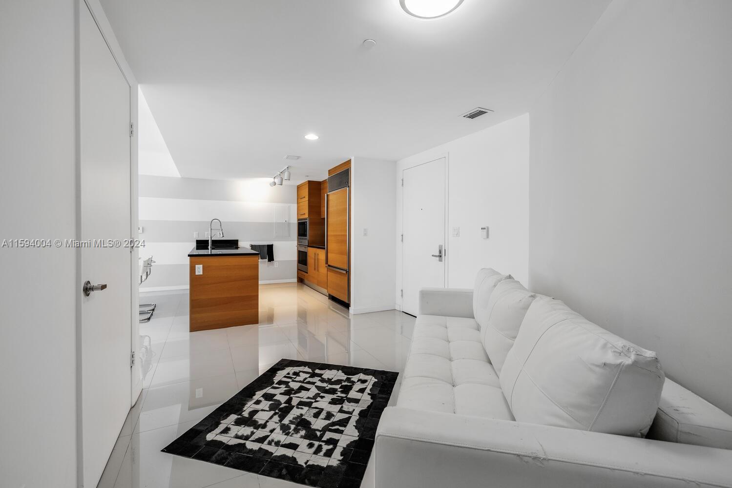 475 Brickell Ave # 2409