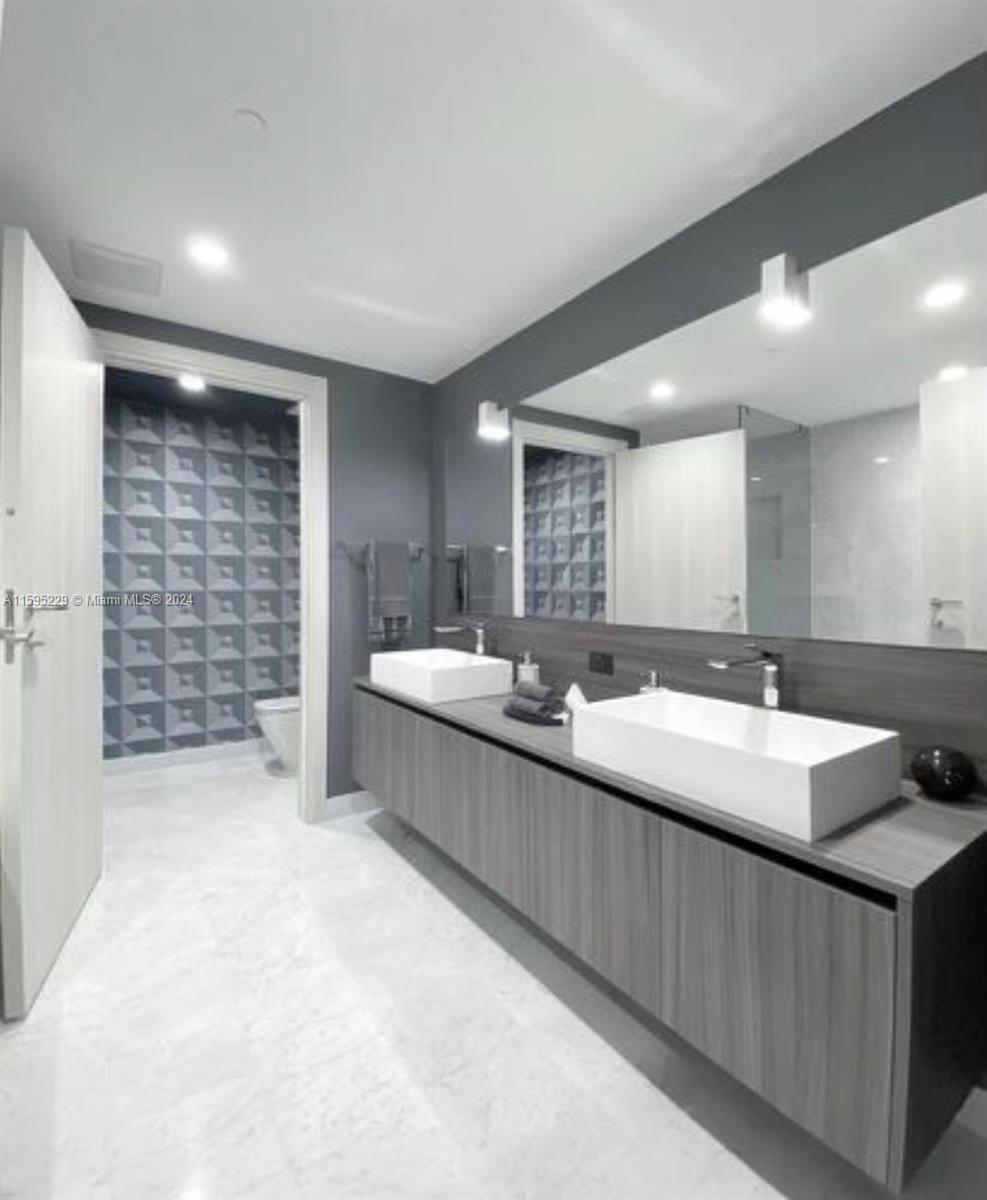 1000 Brickell Plz # 3308