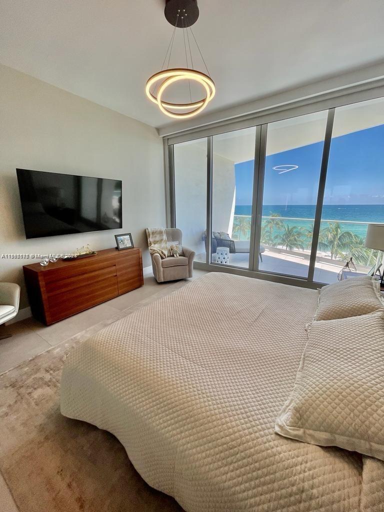16901 Collins Ave # 502