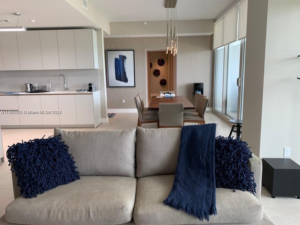 16901 Collins Ave # 502