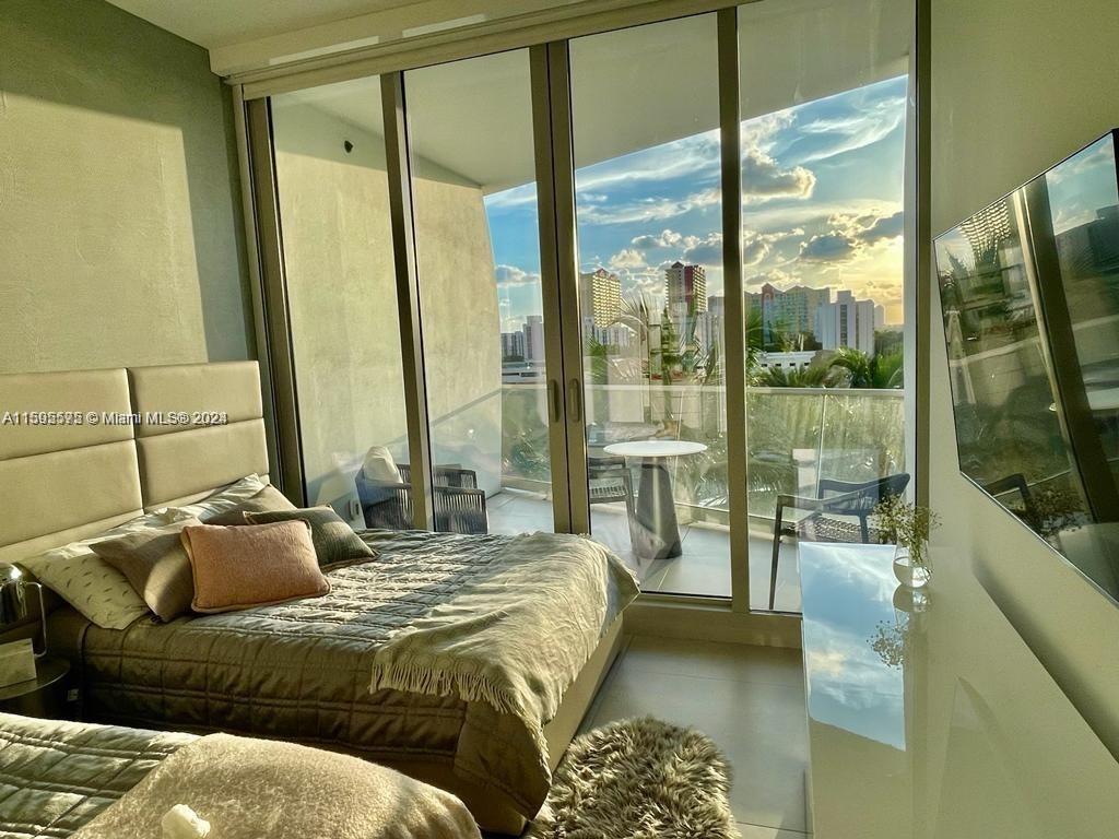 16901 Collins Ave # 502