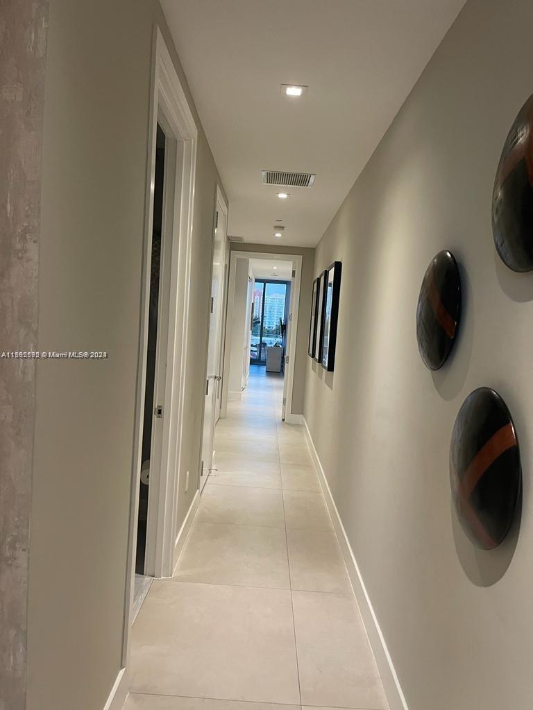 16901 Collins Ave # 502