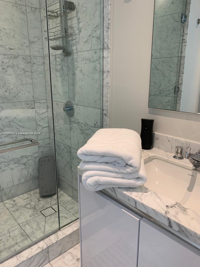 16901 Collins Ave # 502