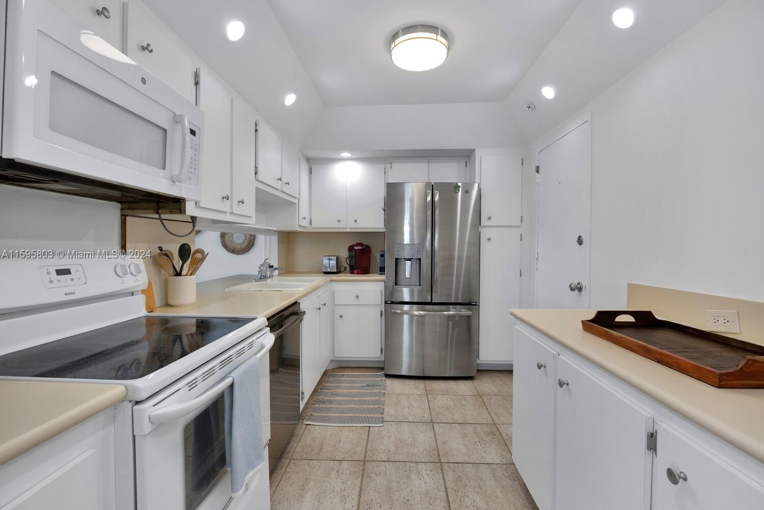 177 Ocean Lane Dr # 1009