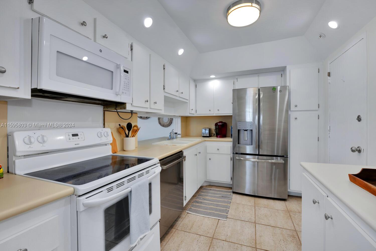 177 Ocean Lane Dr # 1009