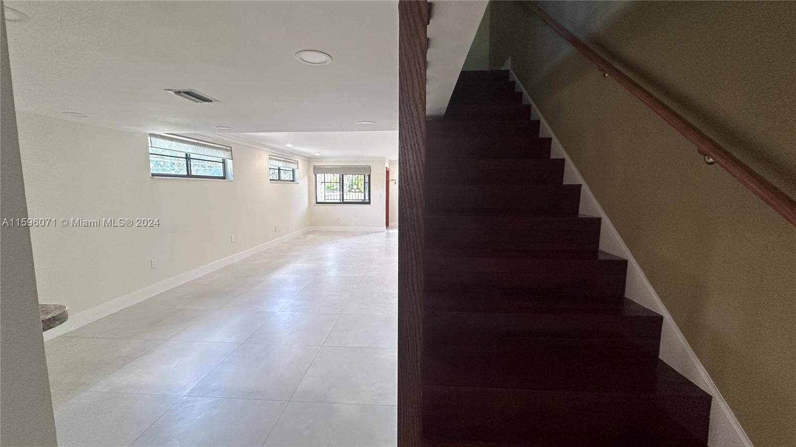 1521 NE 105th St # 1 Unit: 1-1