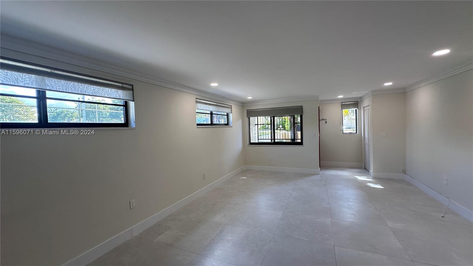 1521 NE 105th St # 1 Unit: 1-1