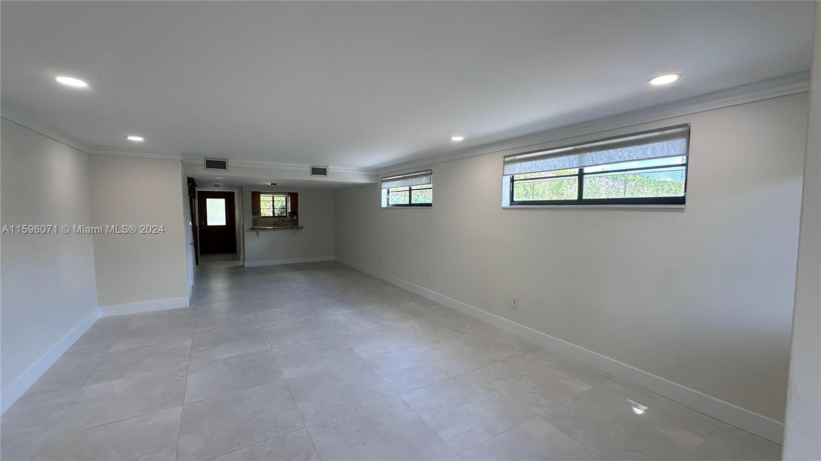 1521 NE 105th St # 1 Unit: 1-1