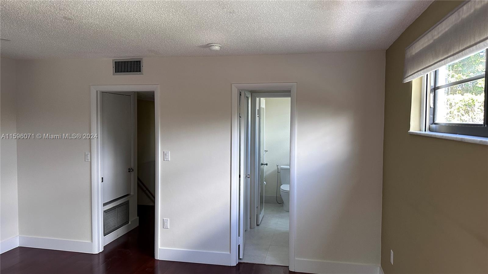 1521 NE 105th St # 1 Unit: 1-1