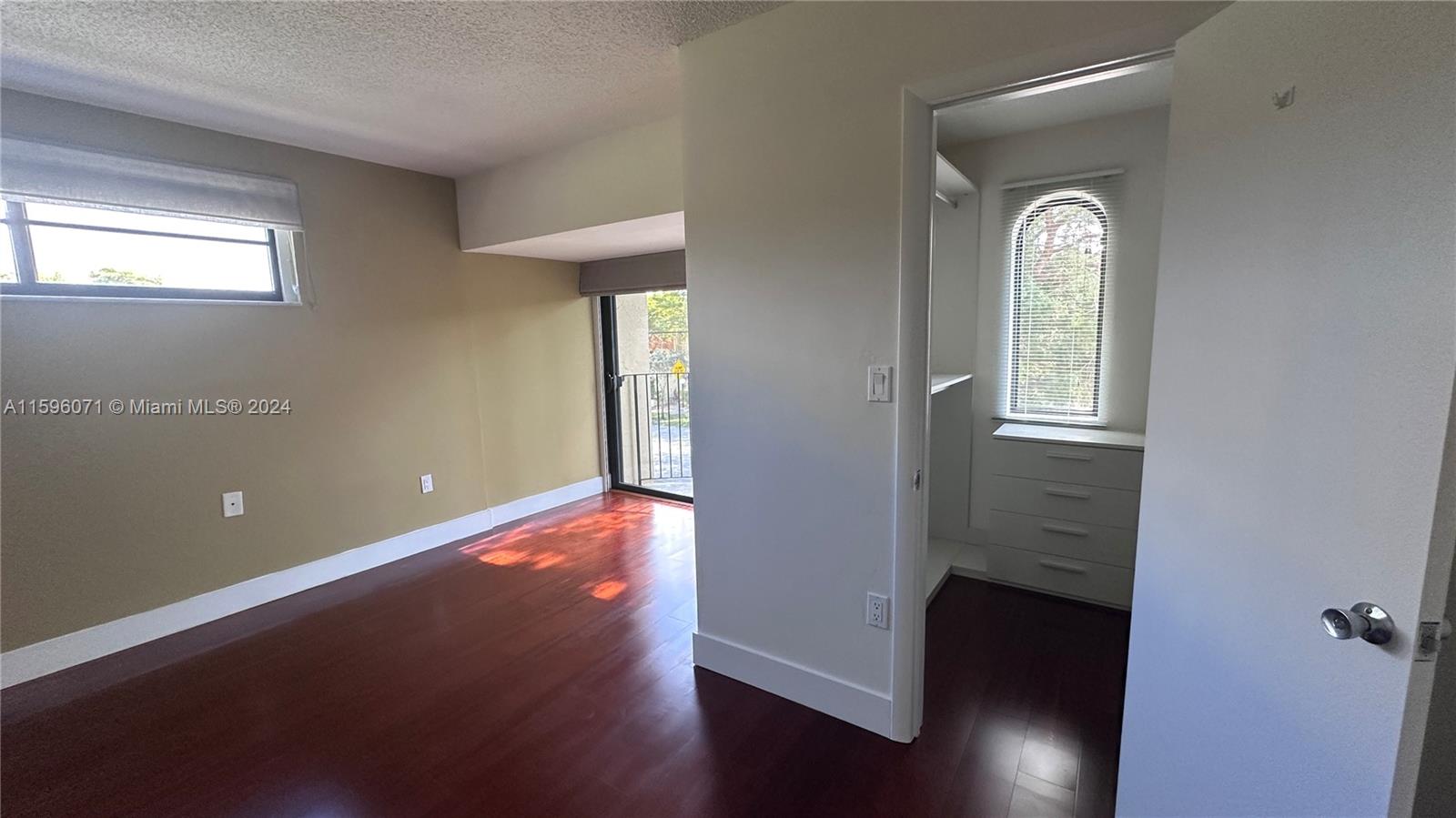 1521 NE 105th St # 1 Unit: 1-1