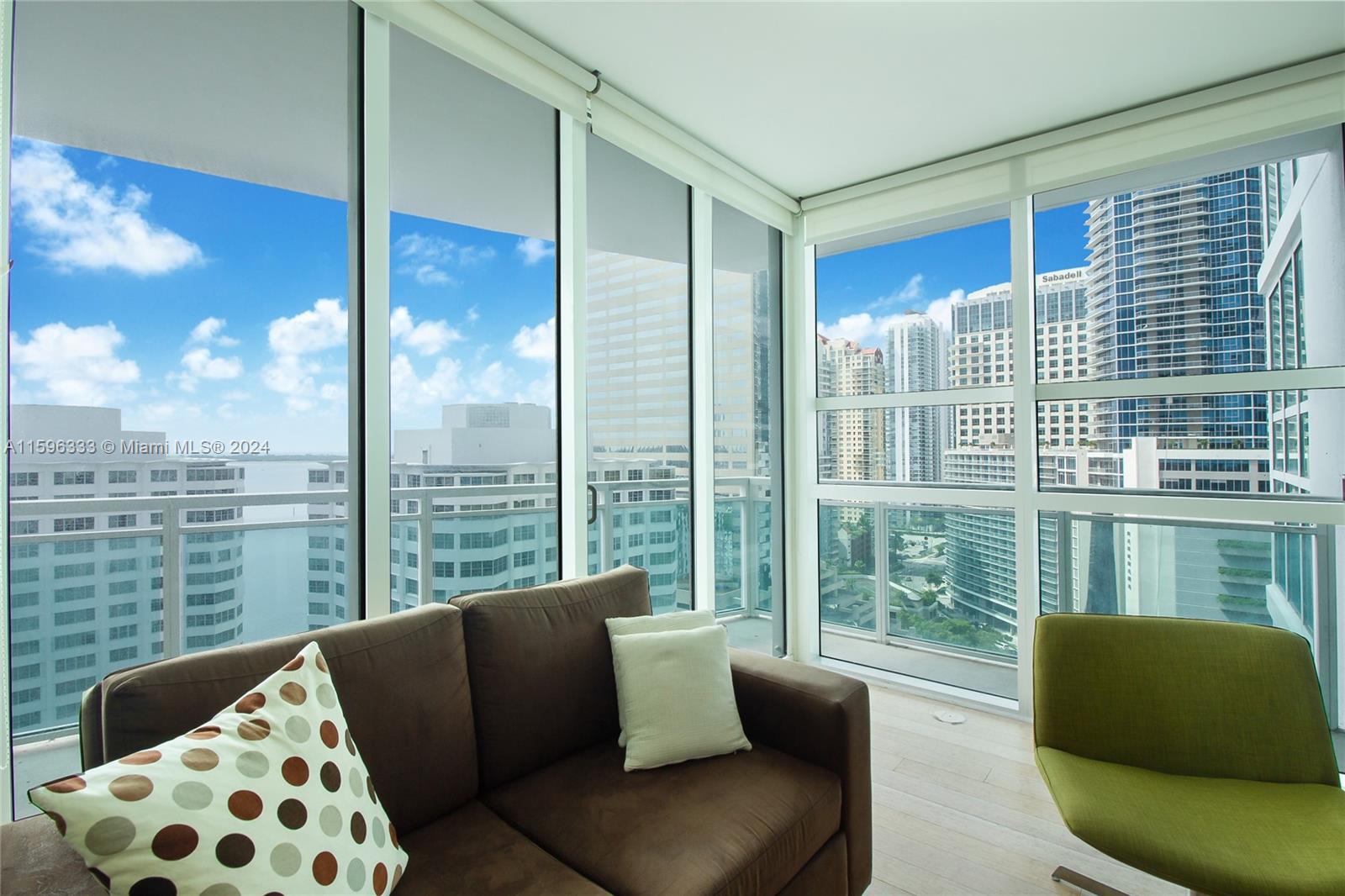 950 Brickell Bay Dr # 1911