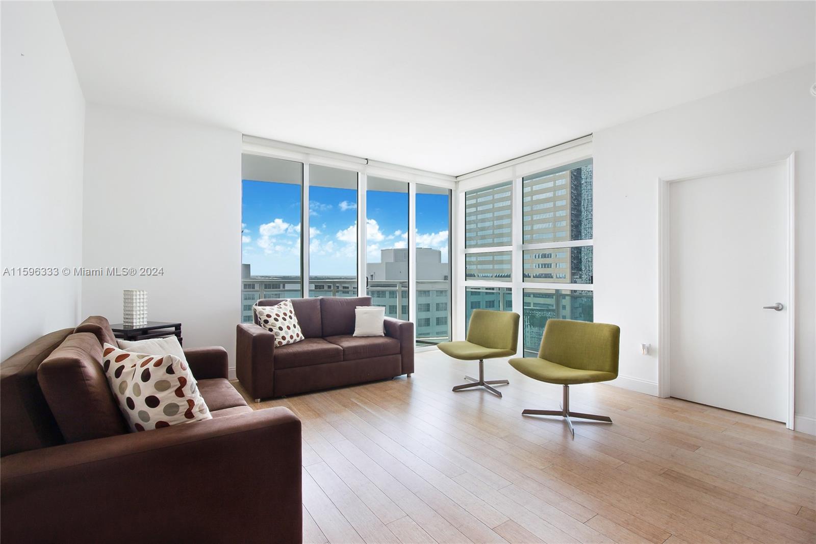 950 Brickell Bay Dr # 1911