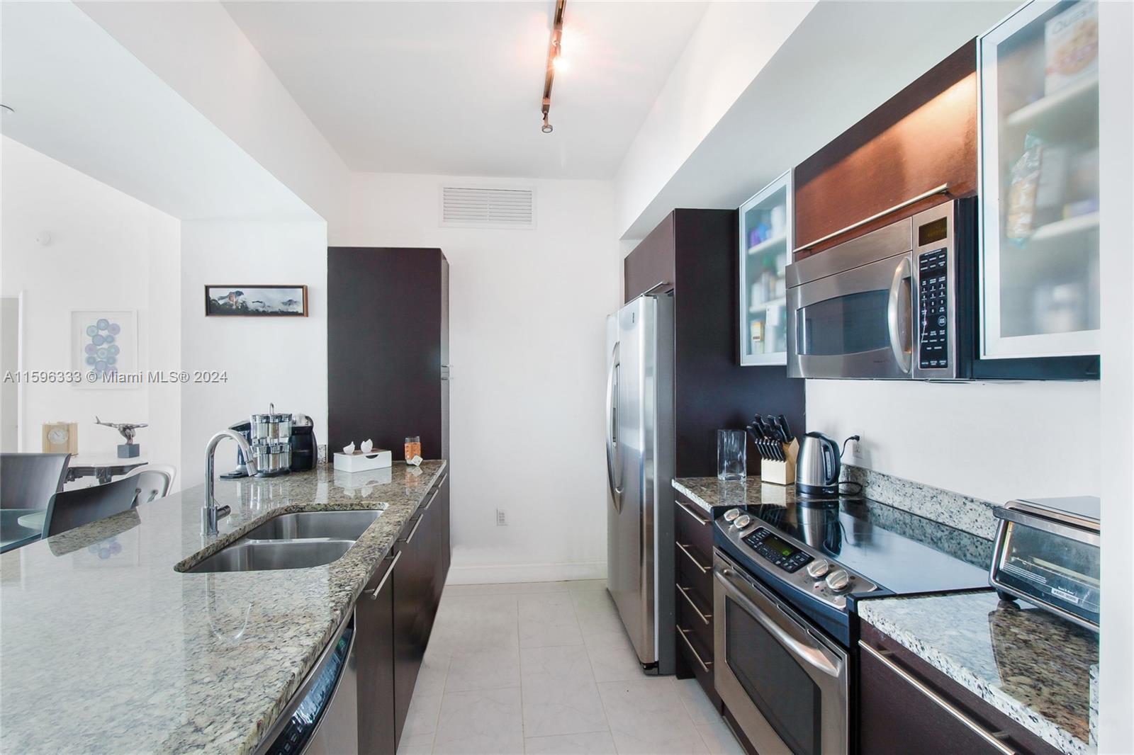950 Brickell Bay Dr # 1911