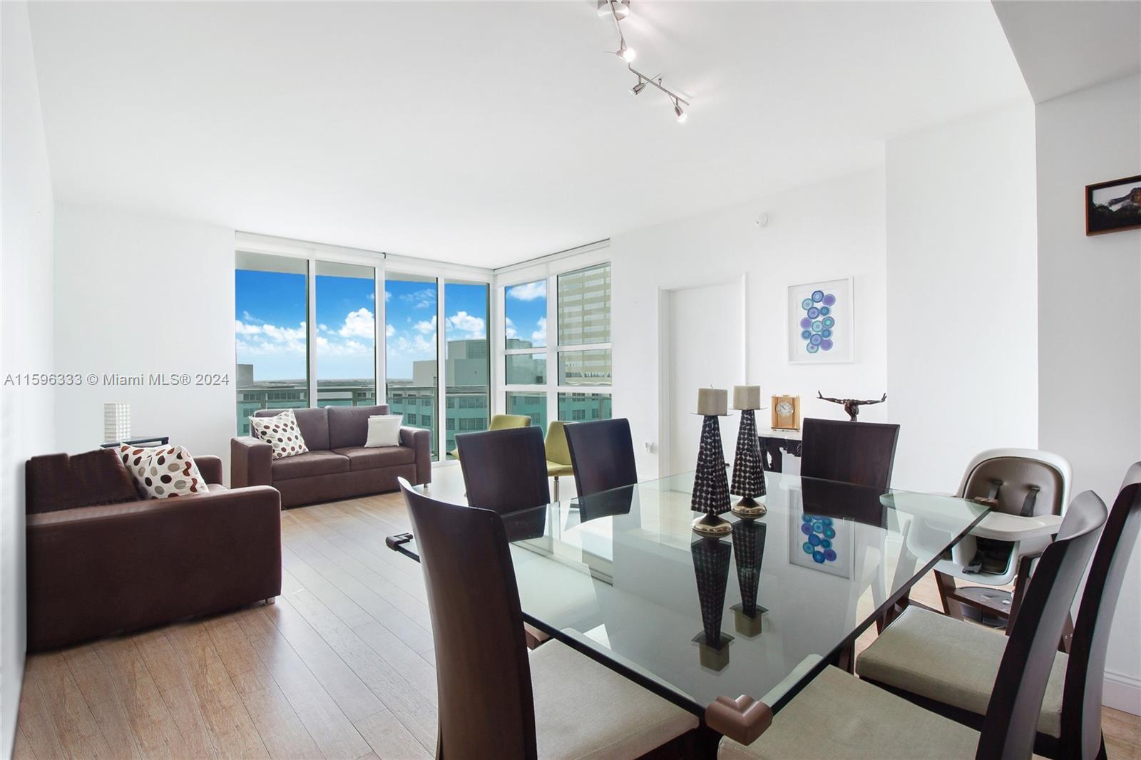 950 Brickell Bay Dr # 1911