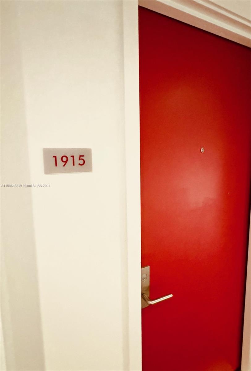 1600 NE 1 # 1915