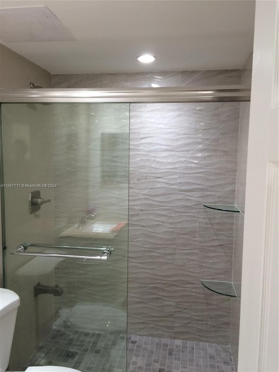 1408 Brickell Bay Dr # 106