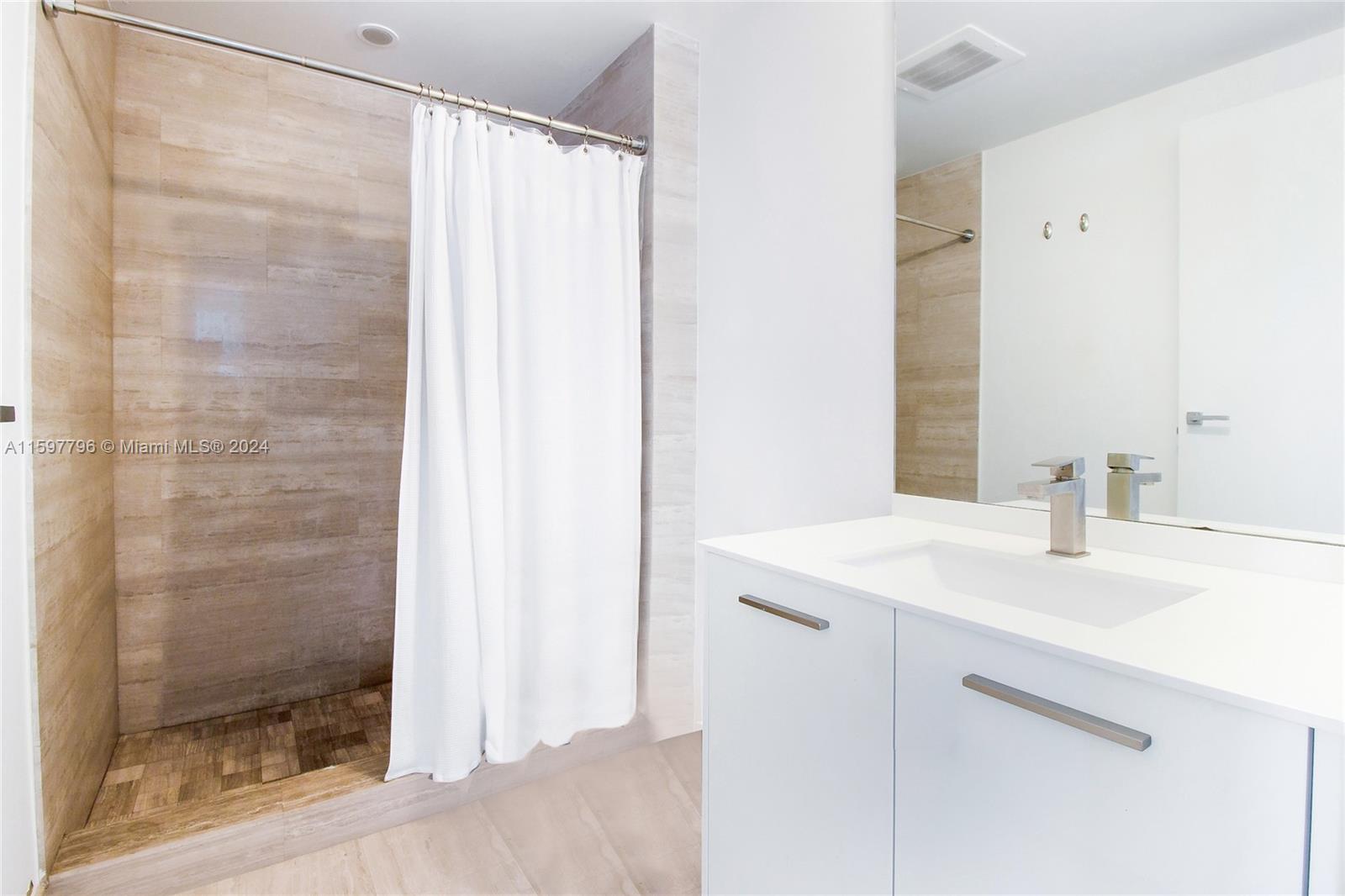 1300 Brickell Bay Dr # 1602