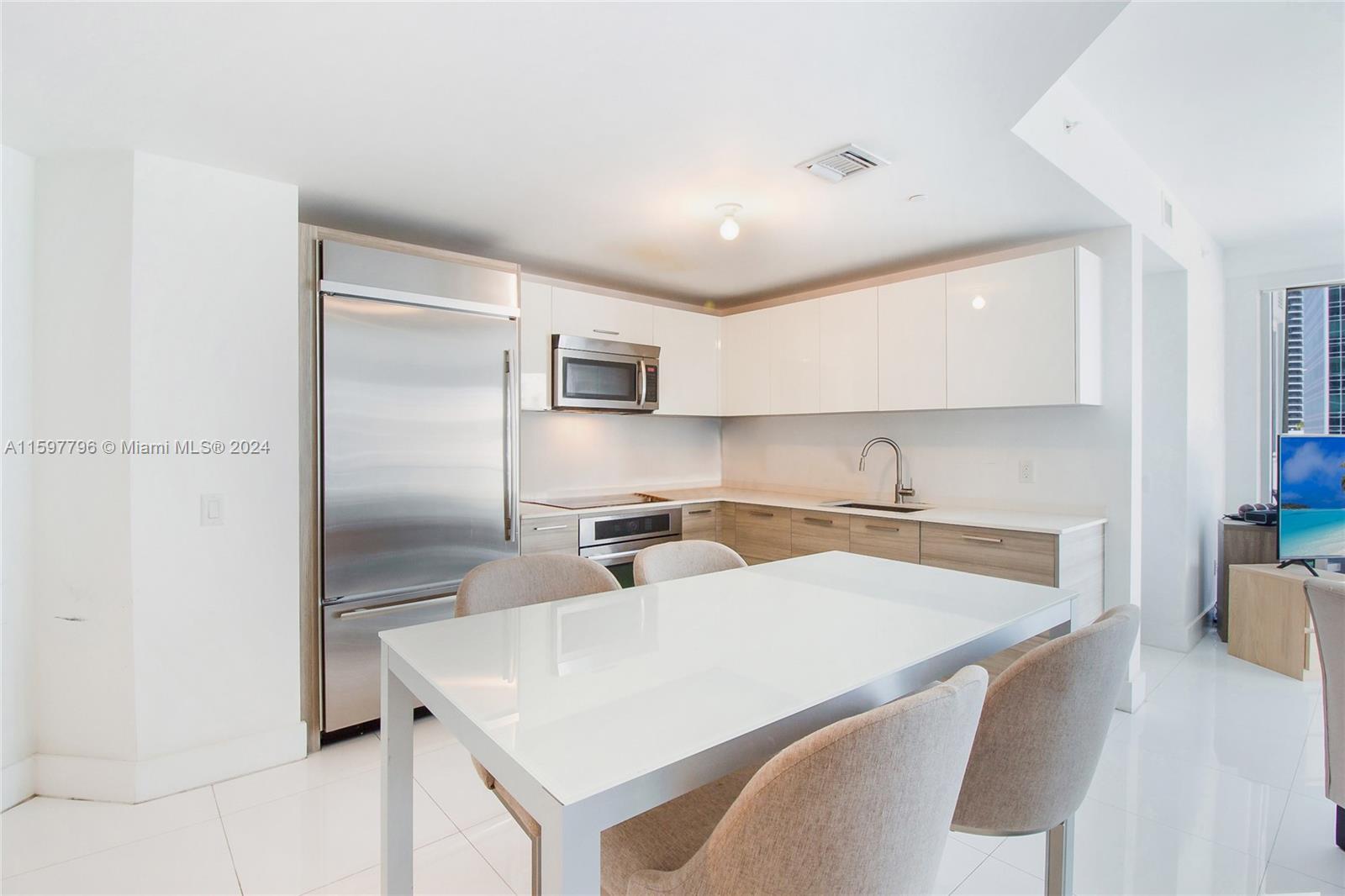 1300 Brickell Bay Dr # 1602