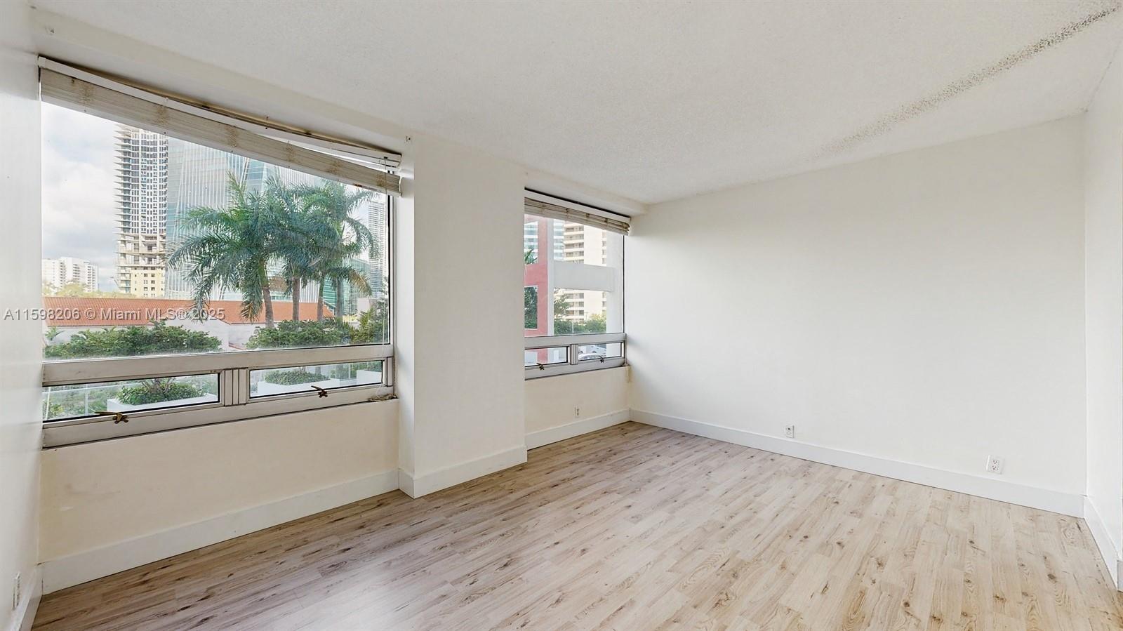 1541 Brickell Ave # B404