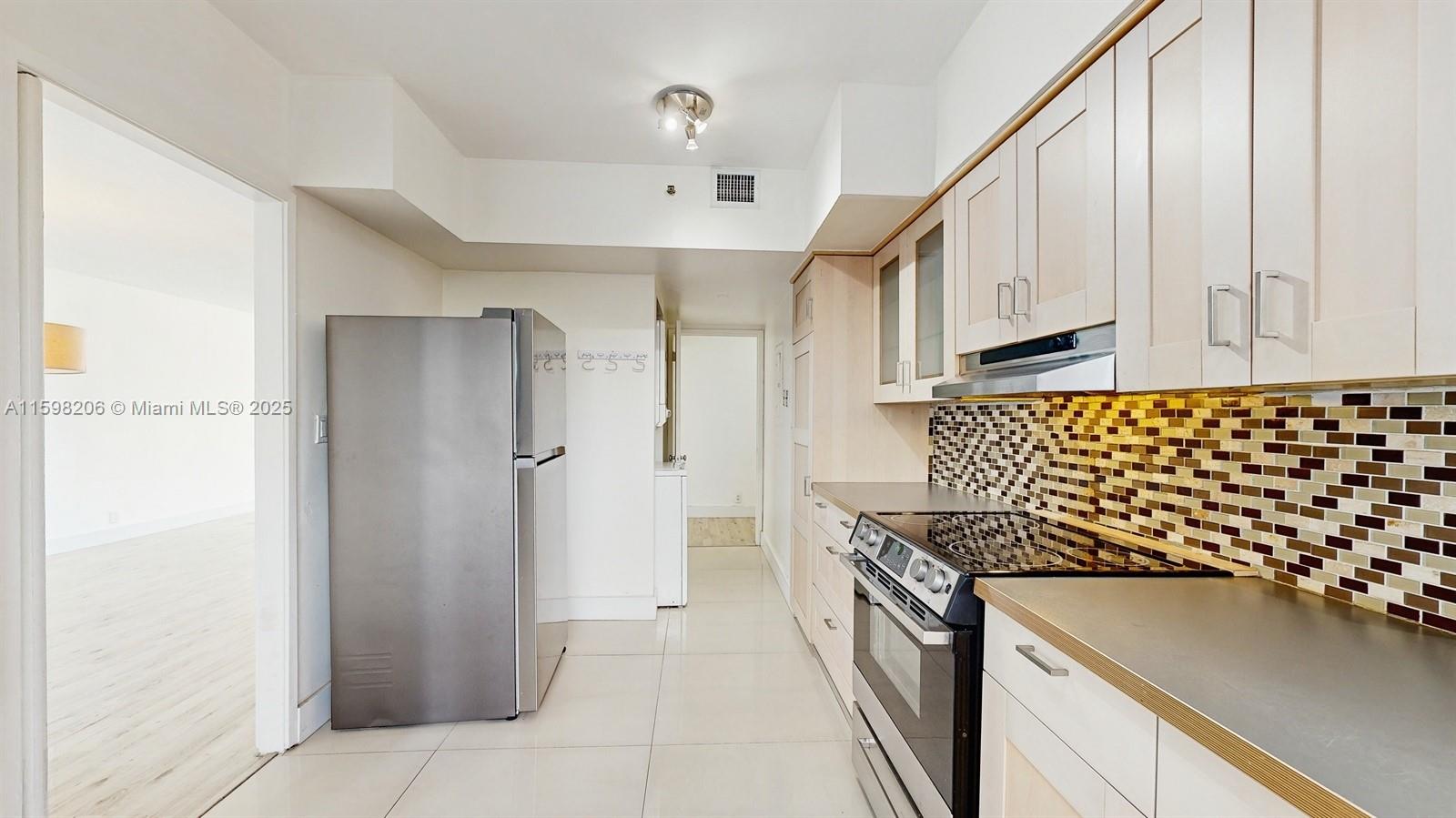 1541 Brickell Ave # B404