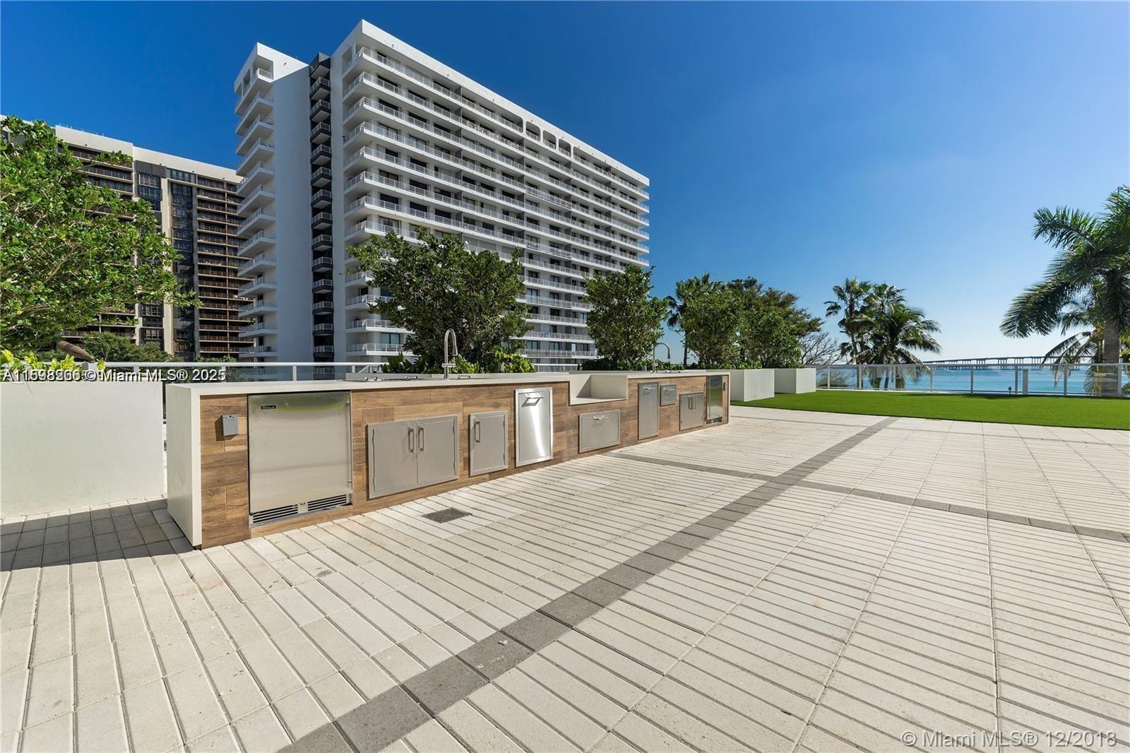 1541 Brickell Ave # B404