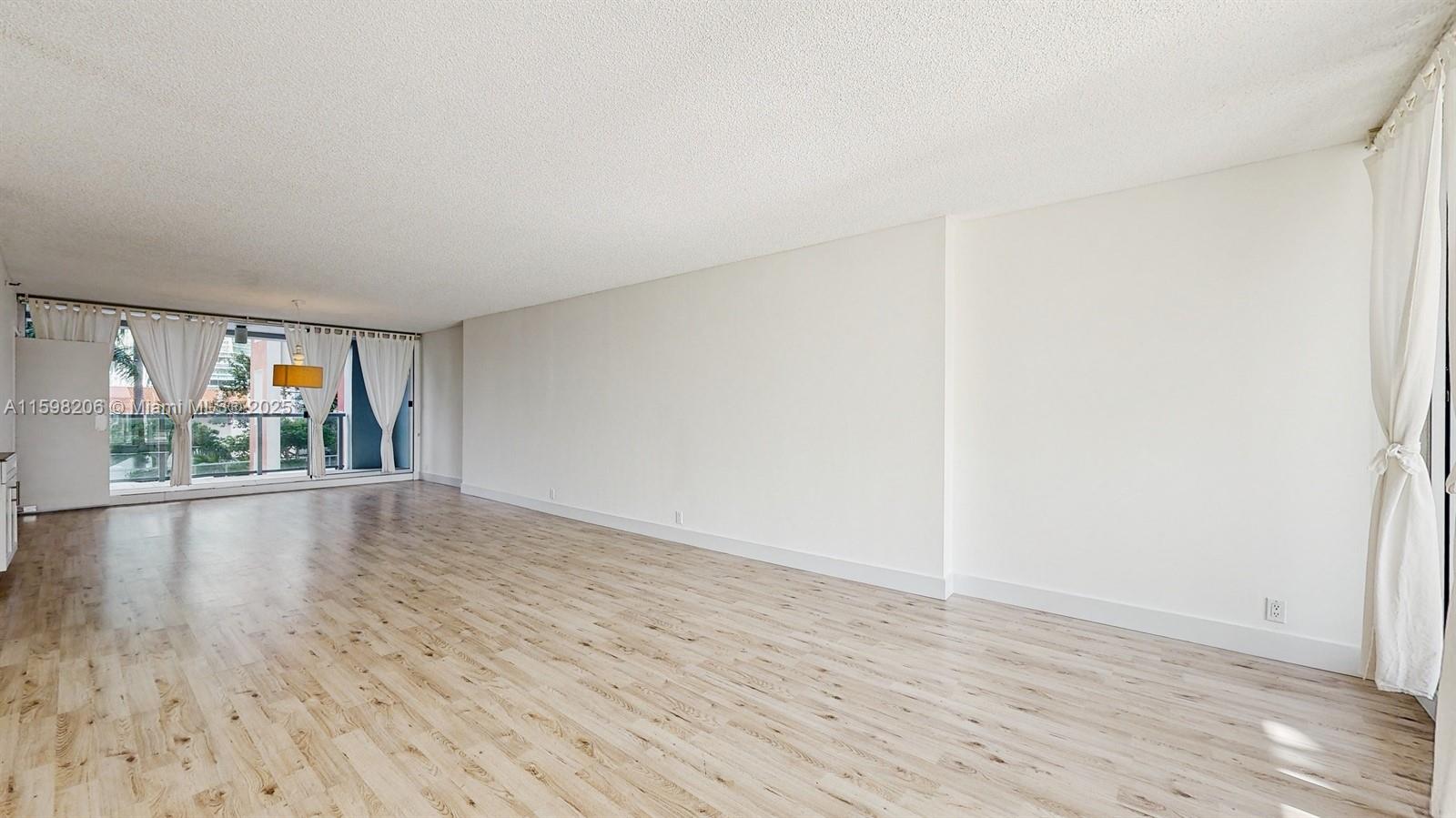 1541 Brickell Ave # B404