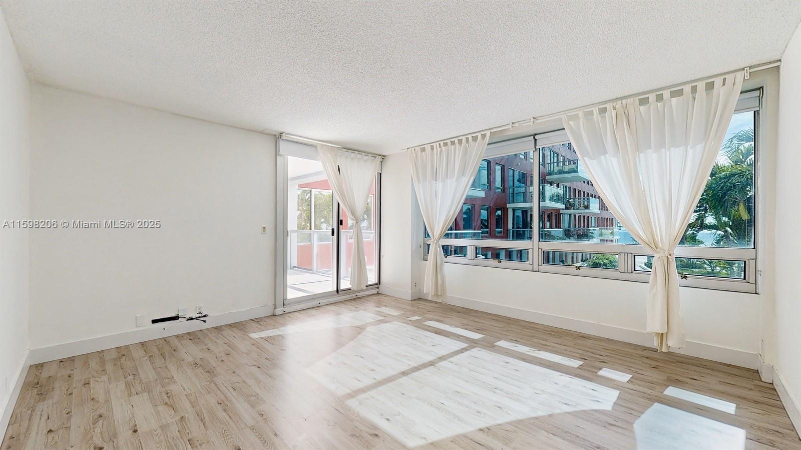 1541 Brickell Ave # B404