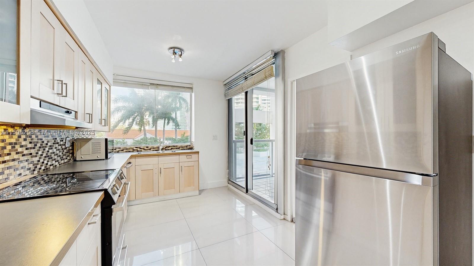1541 Brickell Ave # B404
