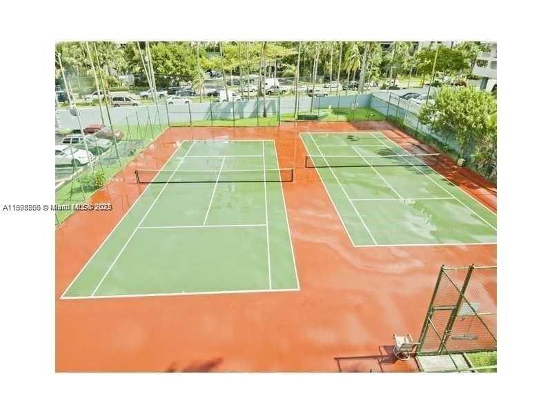1541 Brickell Ave # B404