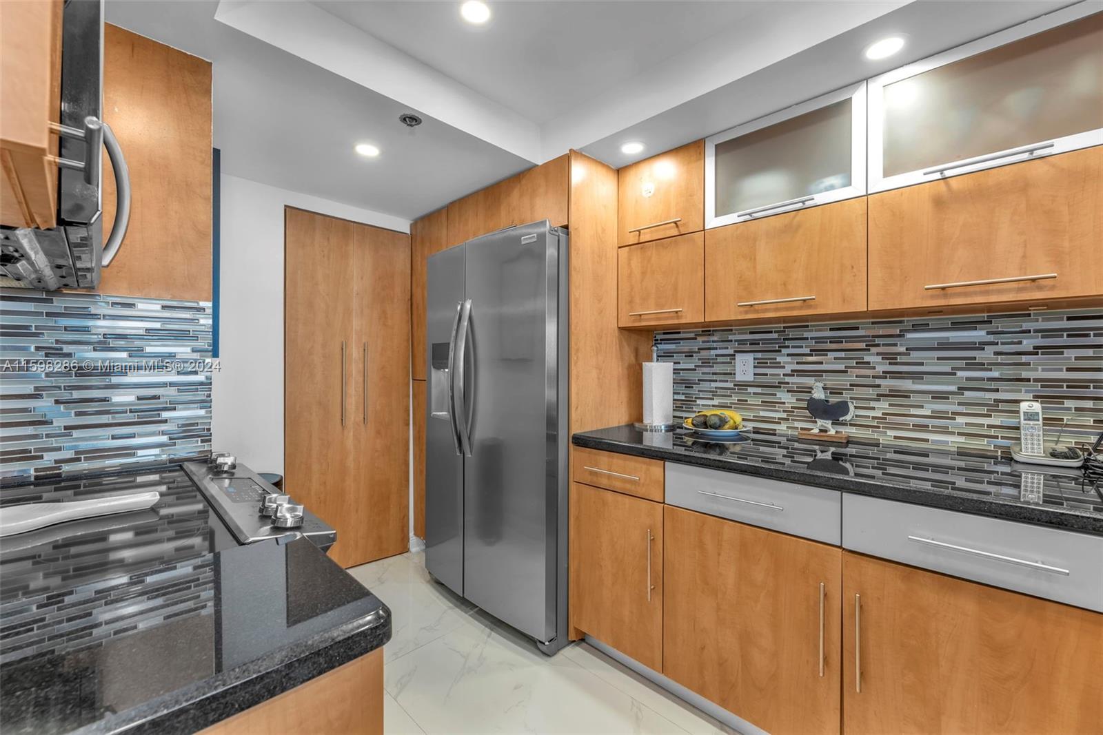 1717 N Bayshore Dr # 3137 Unit: A-3137