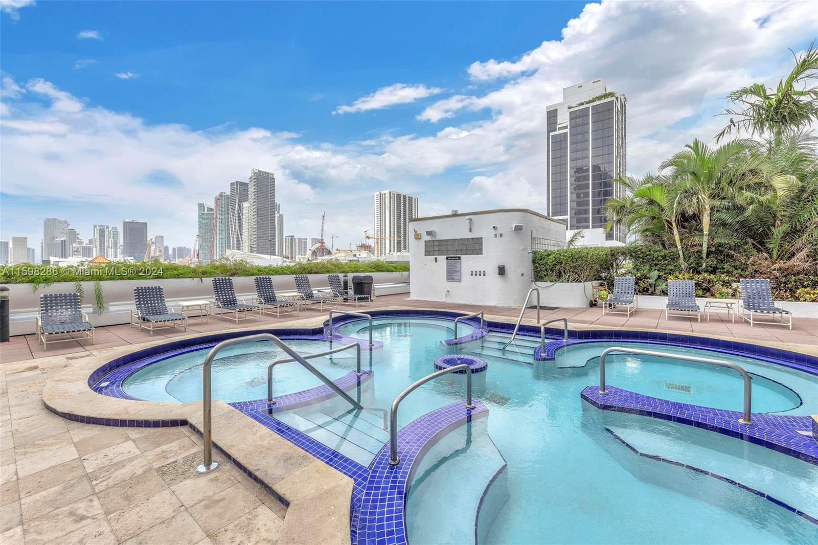 1717 N Bayshore Dr # 3137 Unit: A-3137