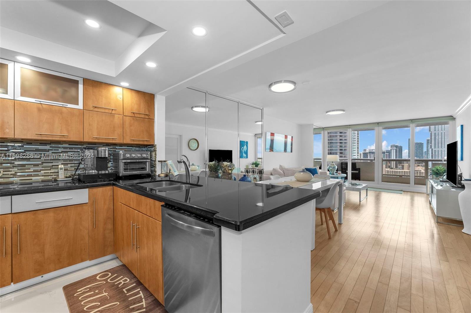 1717 N Bayshore Dr # 3137 Unit: A-3137