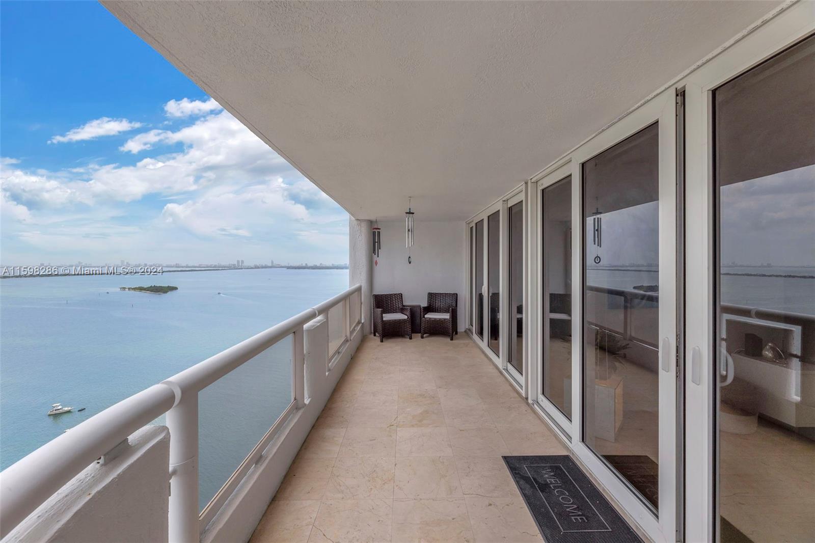 1717 N Bayshore Dr # 3137 Unit: A-3137