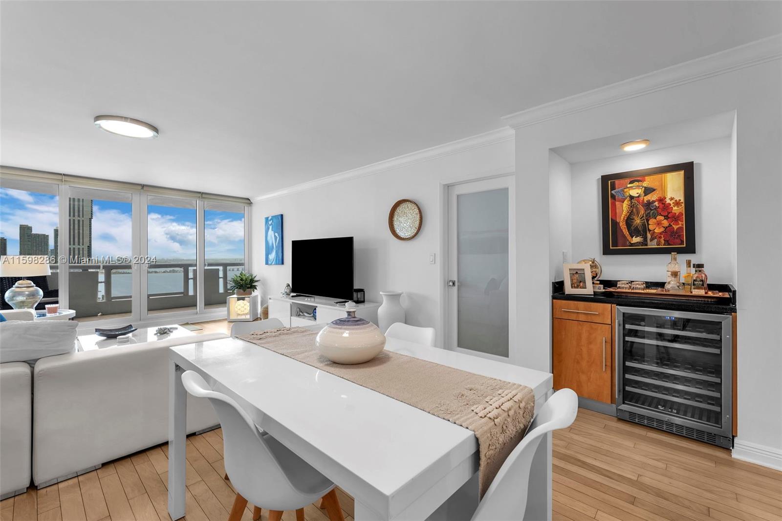 1717 N Bayshore Dr # 3137 Unit: A-3137
