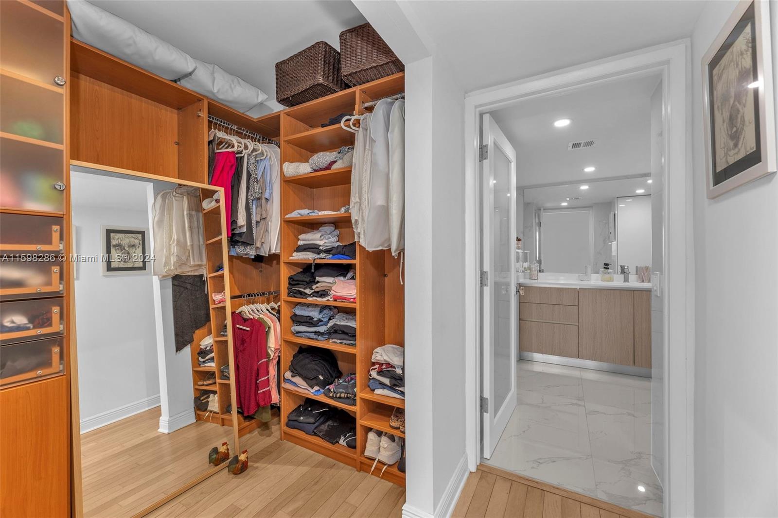 1717 N Bayshore Dr # 3137 Unit: A-3137
