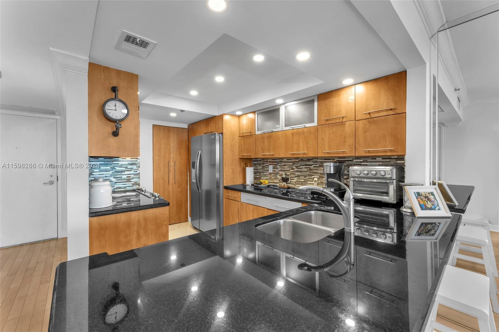 1717 N Bayshore Dr # 3137 Unit: A-3137