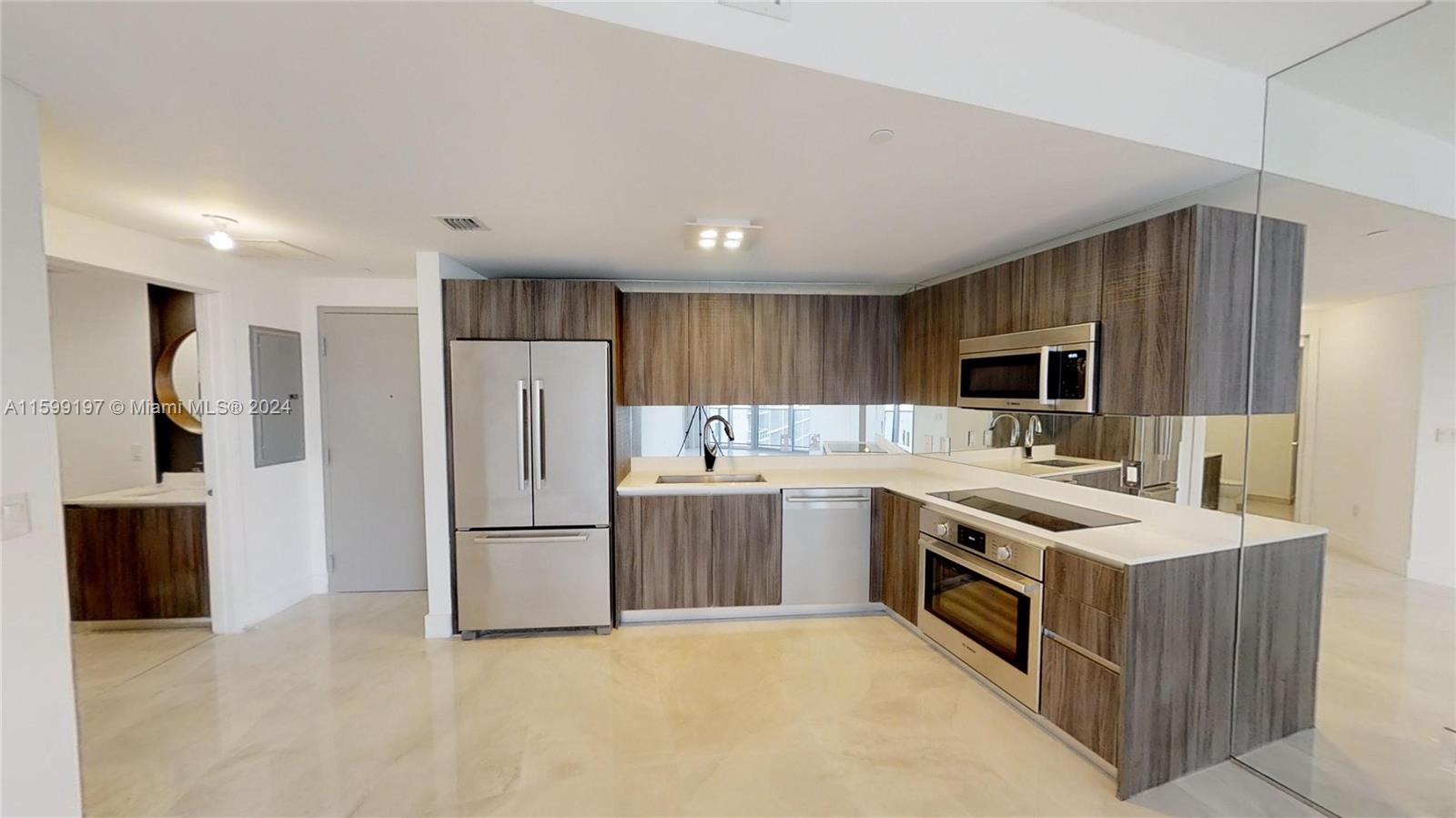 488 NE 18 st # 801