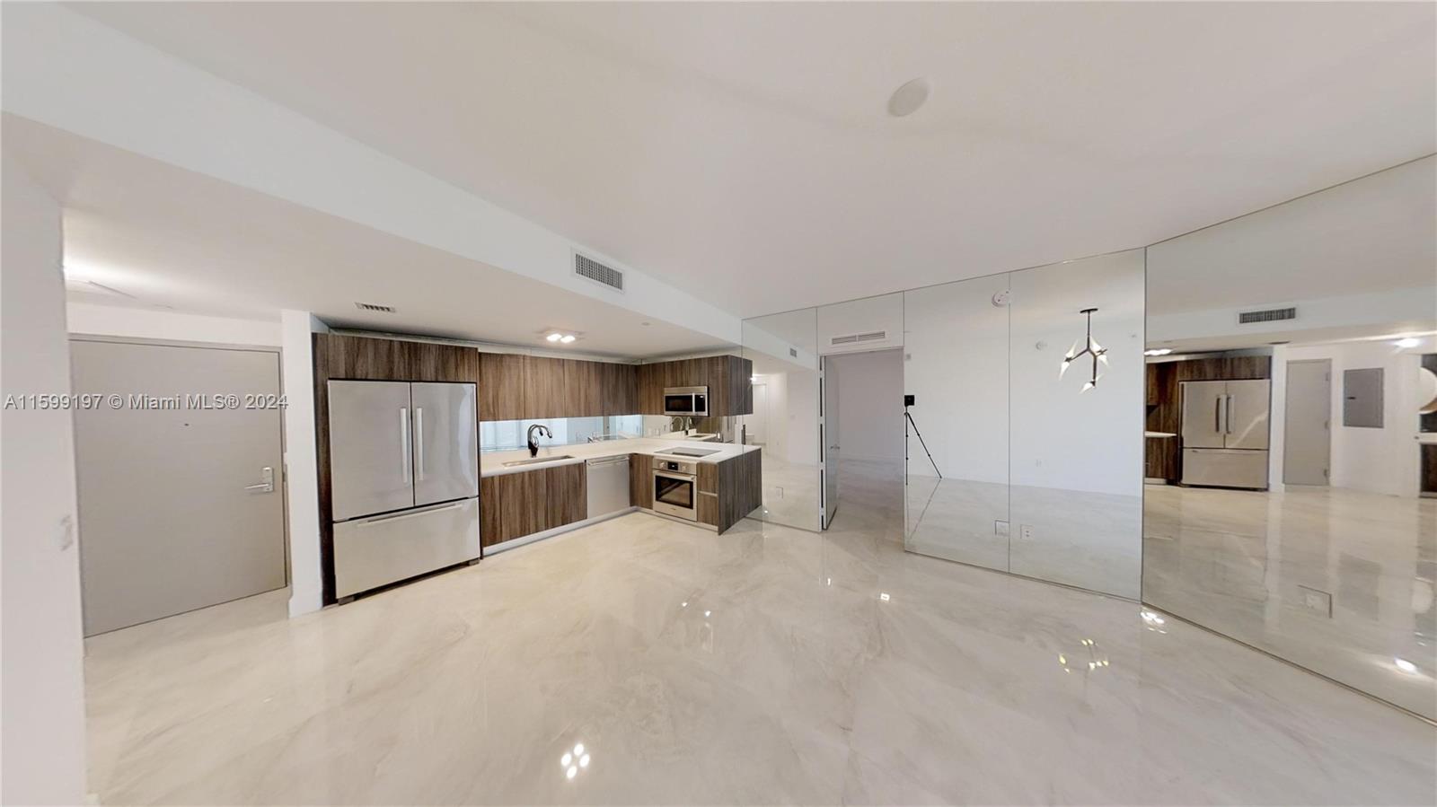 488 NE 18 st # 801