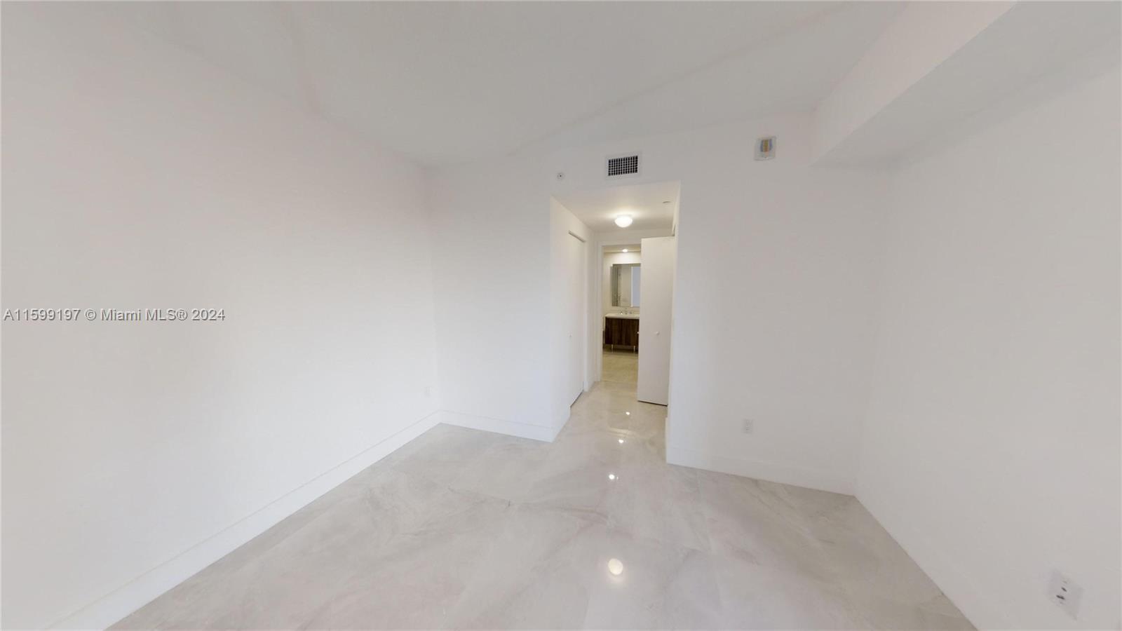488 NE 18 st # 801