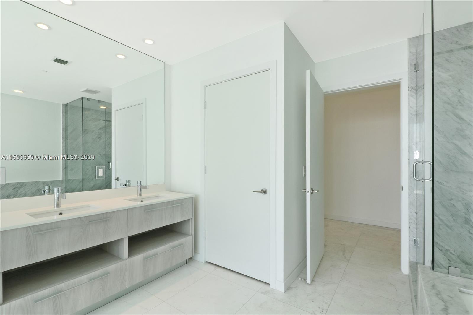 480 NE 31st St # 3103