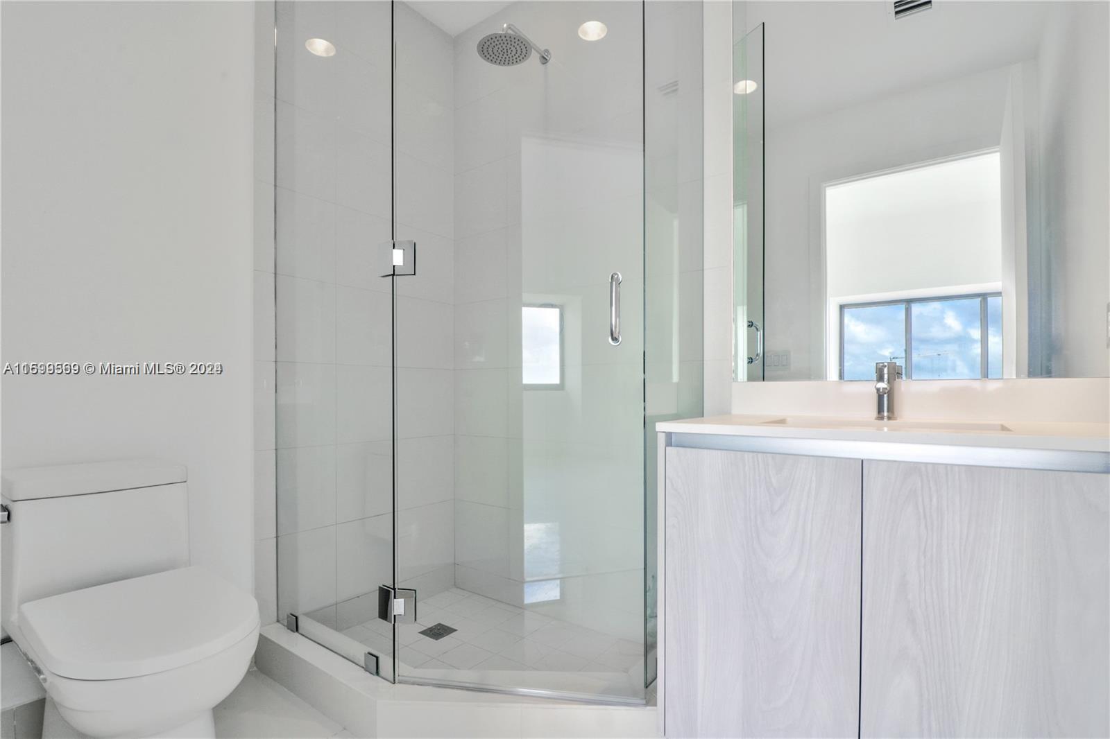 480 NE 31st St # 3103