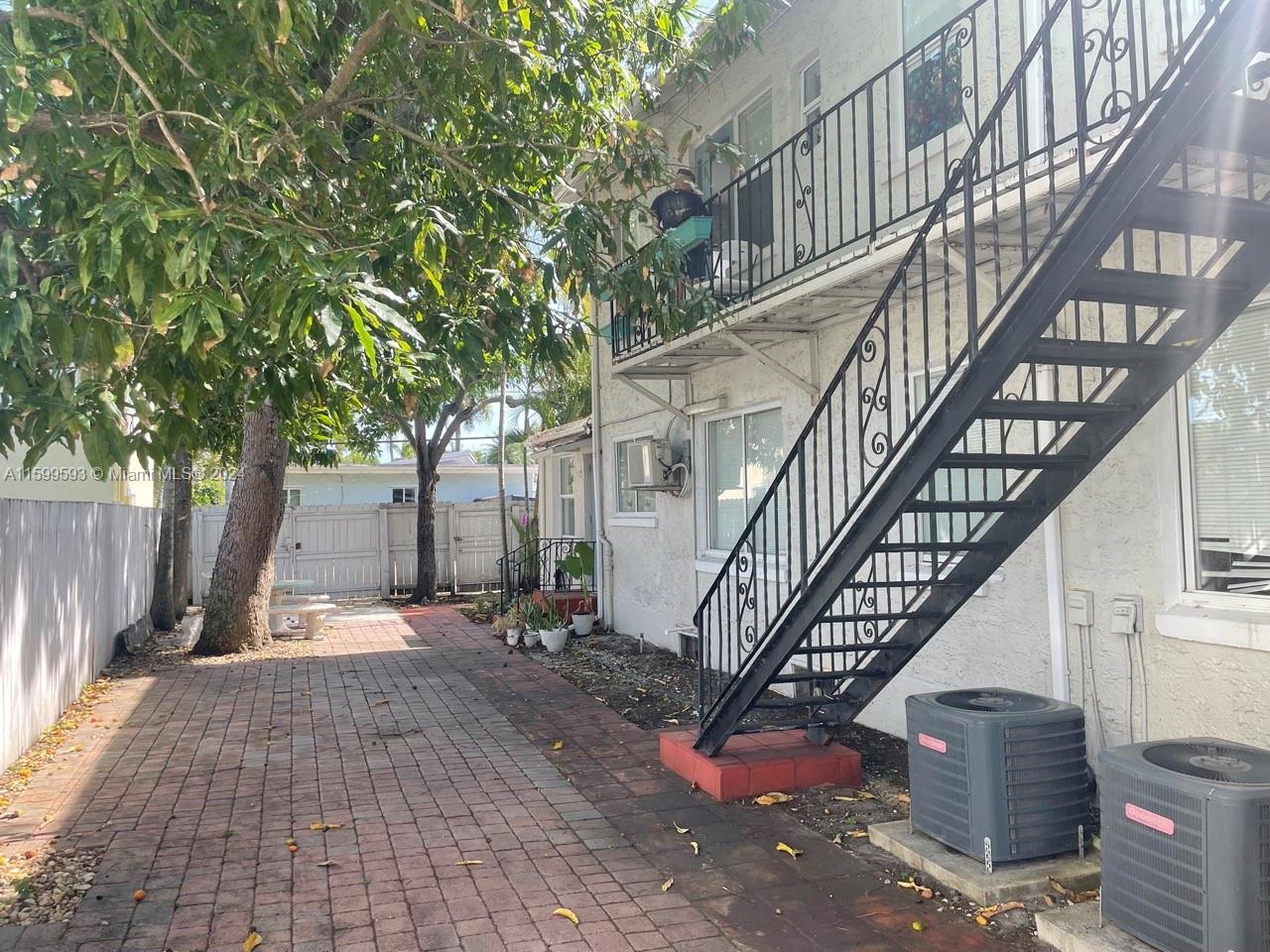 1536 Polk St # 6